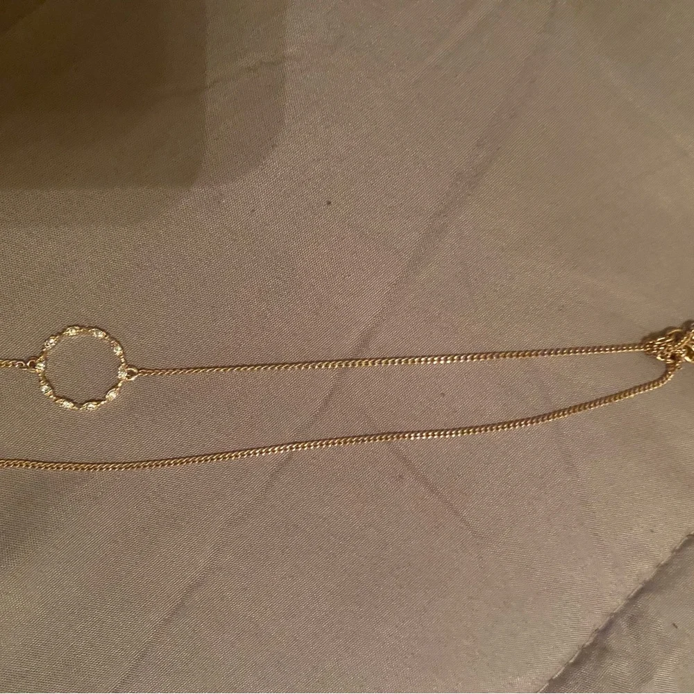 Elegant Gold Circle Necklace - Picture 4 of 4
